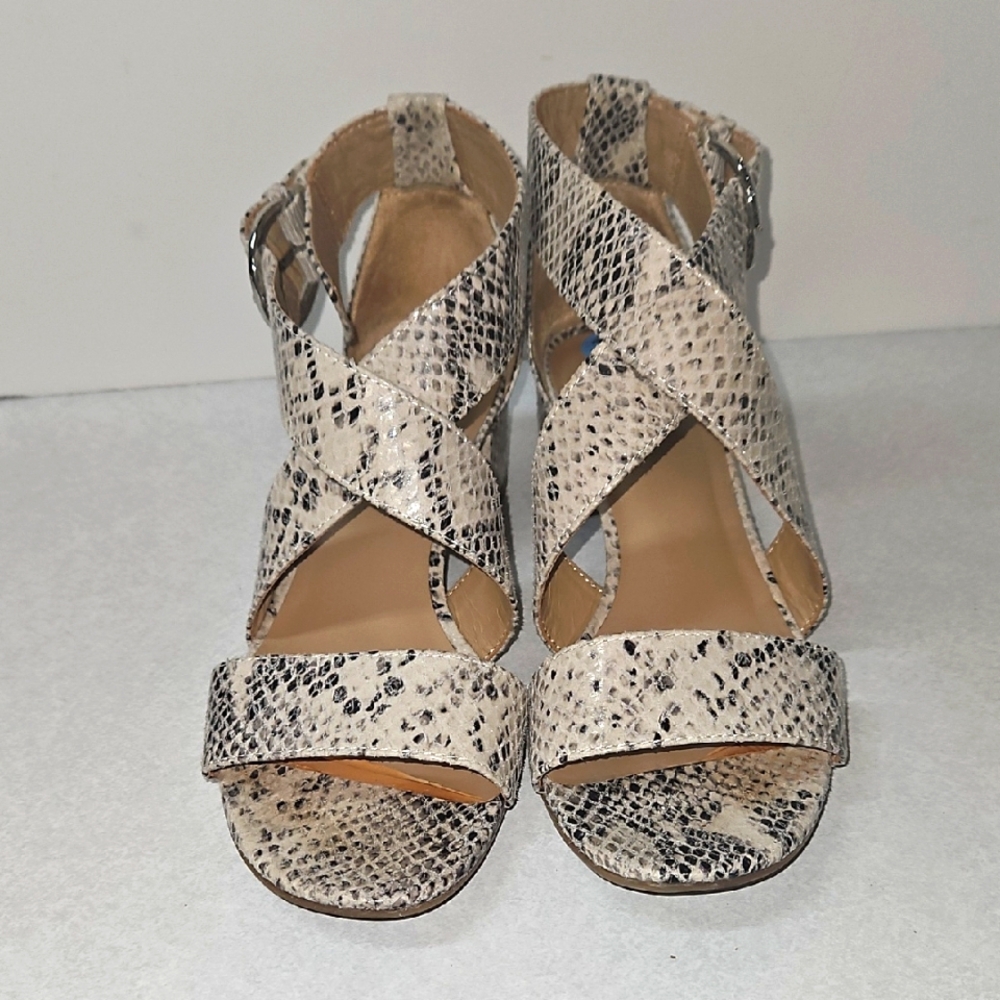 Naturalizer Snakeskin Design Sandals